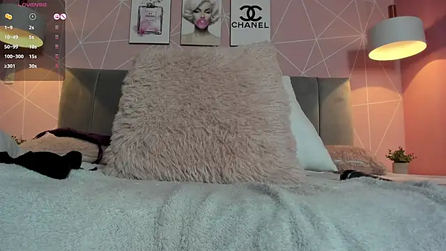 dolly zoe online show from January 11, 2025, 10:29 am