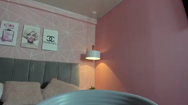 dolly zoe online show from February 13, 2025, 5:26 am