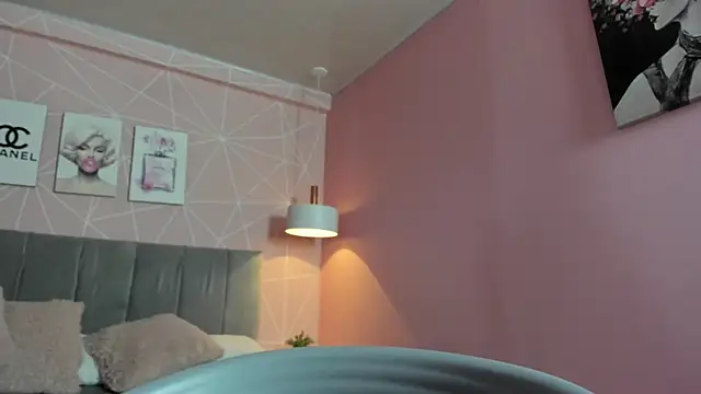 dolly zoe online show from February 18, 2025, 5:20 am