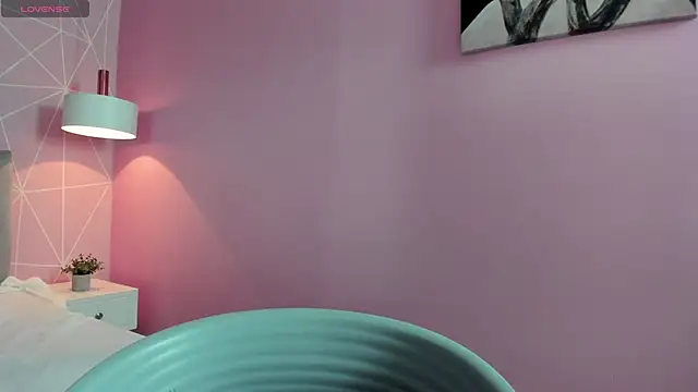 dolly zoe online show from March 20, 2025, 3:56 am