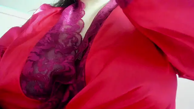 dolly zoe online show from October 24, 2025, 4:31 am