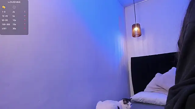 dolly zoe online show from April 21, 2026, 5:36 am