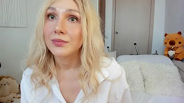 Snapshot of CarolMay chatting on July 21, 2026, 7:32 am CarolMay online show from July 21, 2026, 7:32 am