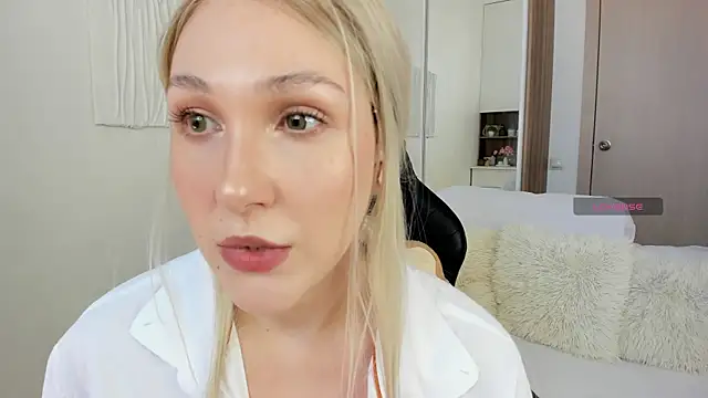 Snapshot of CarolMay chatting on July 24, 2026, 12:14 pm CarolMay online show from July 24, 2026, 12:14 pm