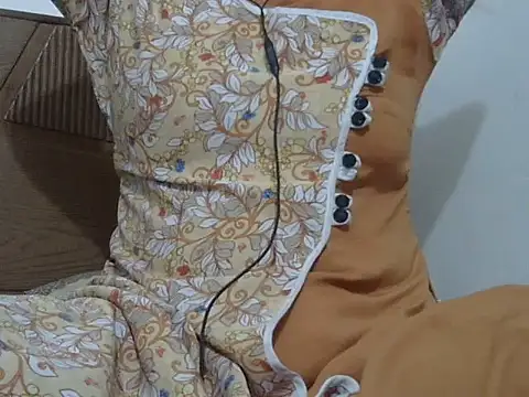 shekira99 online show from November 6, 2025, 2:07 pm