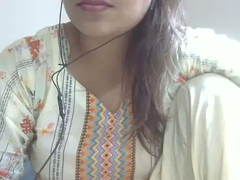 Snapshot of shekira99 chatting on May 3, 2026, 3:45 am shekira99 online show from May 3, 2026, 3:45 am