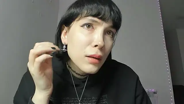 dollmore online show from February 18, 2025, 4:26 pm