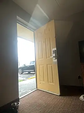 Stressreliever82 online show from April 4, 2026, 6:27 pm