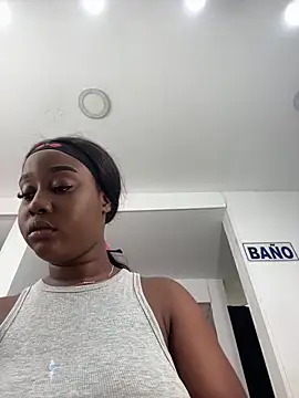 MichaelaCox online show from May 15, 2026, 1:07 pm