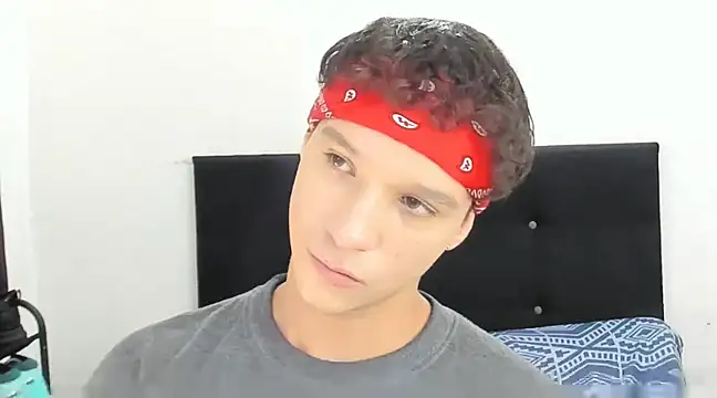 angelcortes online show from January 21, 2025, 2:05 pm