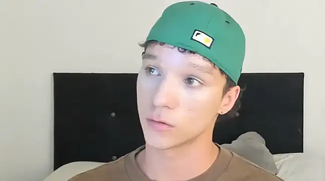 angelcortes online show from January 29, 2025, 4:52 pm