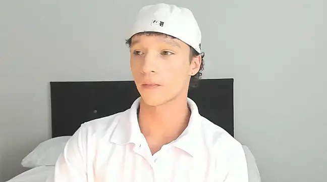 angelcortes online show from February 28, 2025, 5:15 am