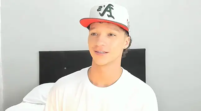 angelcortes online show from March 2, 2025, 4:42 pm