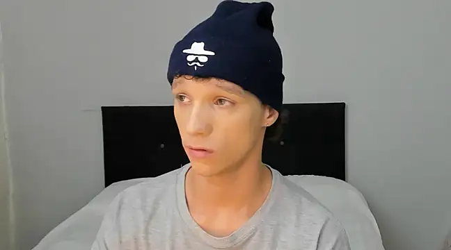 angelcortes online show from March 22, 2025, 10:49 am