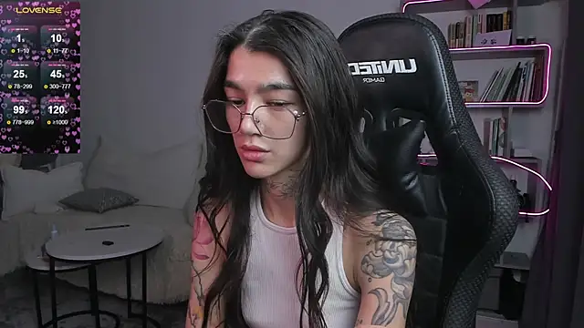 vinkitinkii online show from February 27, 2025, 9:43 am