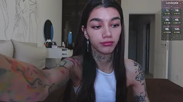 vinkitinkii online show from October 26, 2025, 7:14 am