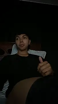 xhenisa  online show from February 5, 2026, 3:55 am