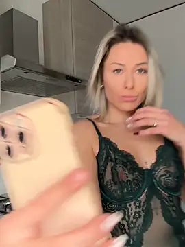 petrouchkaaa  online show from February 6, 2026, 9:23 am