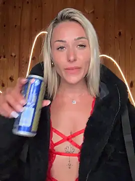 petrouchkaaa  online show from April 19, 2026, 7:16 pm