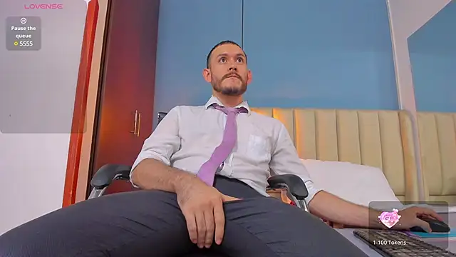 jeanpiere  online show from February 6, 2025, 3:37 am