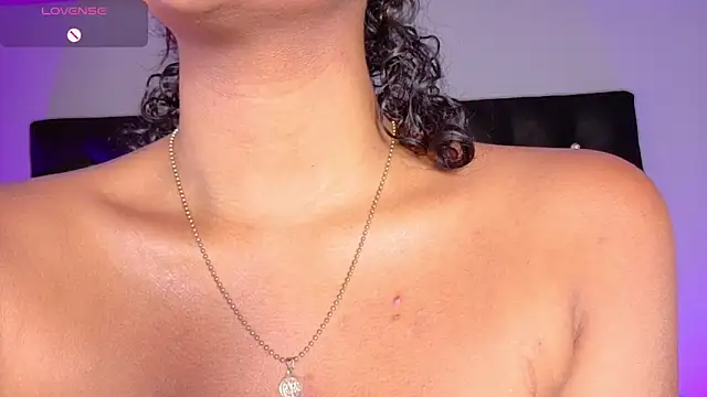 charlotteeruss online show from January 22, 2025, 9:10 pm