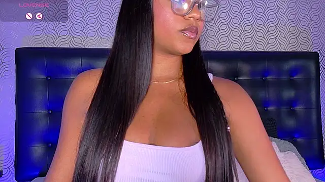 charlotteeruss online show from March 18, 2025, 3:53 am