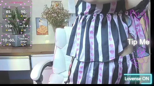 Snapshot of Mimini- chatting on January 13, 2026, 4:51 am Mimini- online show from January 13, 2026, 4:51 am