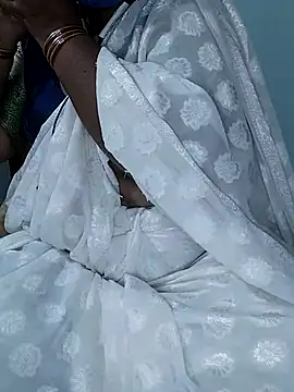 Snapshot of yours-kavaya chatting on March 17, 2025, 5:56 am yours-kavaya online show from March 17, 2025, 5:56 am