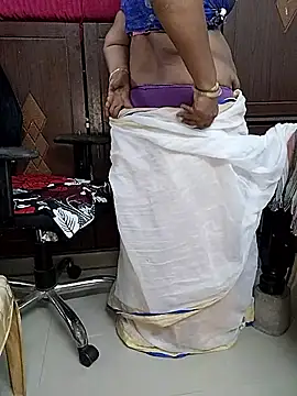 Snapshot of yours-kavaya chatting on October 11, 2025, 6:45 am yours-kavaya online show from October 11, 2025, 6:45 am