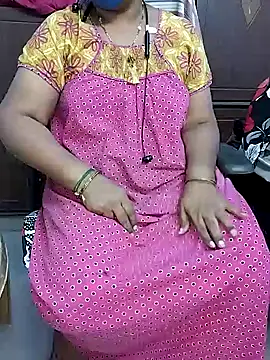 Snapshot of yours-kavaya chatting on November 5, 2025, 10:15 am yours-kavaya online show from November 5, 2025, 10:15 am