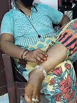 Snapshot of yours-kavaya chatting on November 25, 2025, 3:23 pm yours-kavaya online show from November 25, 2025, 3:23 pm