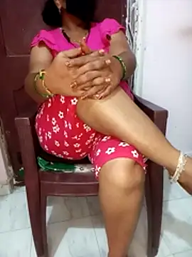 Snapshot of yours-kavaya chatting on December 3, 2025, 11:19 am yours-kavaya online show from December 3, 2025, 11:19 am