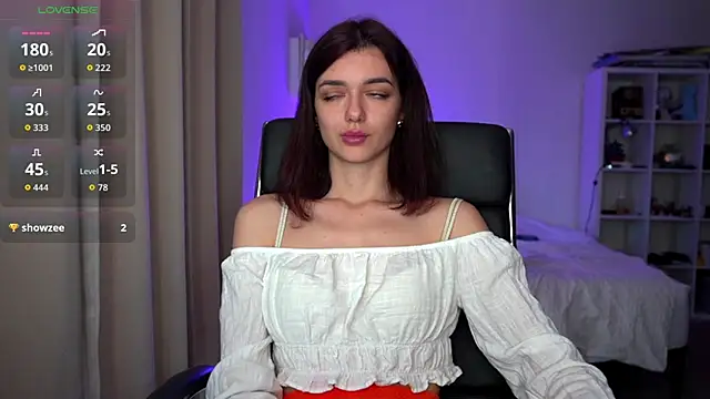 olivia jeas online show from October 17, 2025, 9:17 pm