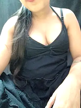 Snapshot of Roshni_98 chatting on July 11, 2026, 8:33 pm Roshni 98 online show from July 11, 2026, 8:33 pm