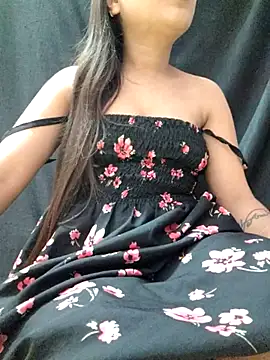 Snapshot of Roshni_98 chatting on July 17, 2026, 6:57 pm Roshni 98 online show from July 17, 2026, 6:57 pm