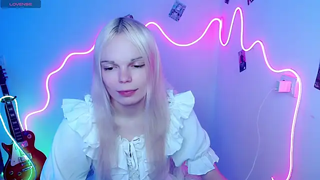 Emily Nyaffee online show from October 27, 2025, 6:45 pm