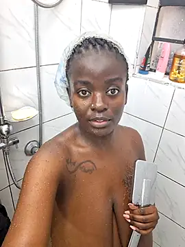 hornycreamybabe online show from March 27, 2026, 8:48 am