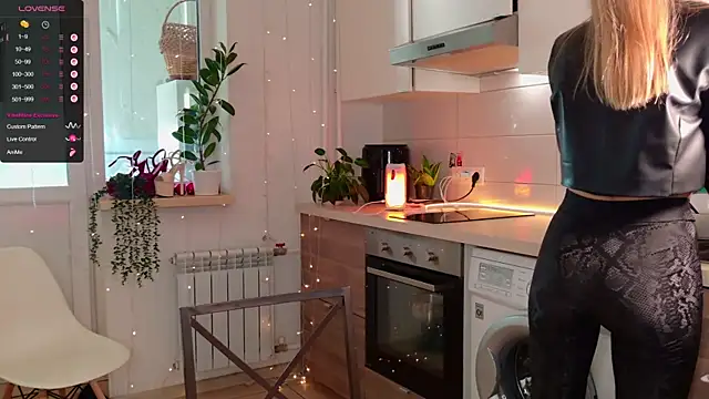 MissLovex online show from February 12, 2026, 8:42 am