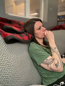 LadyLena1 online show from December 17, 2025, 12:05 am