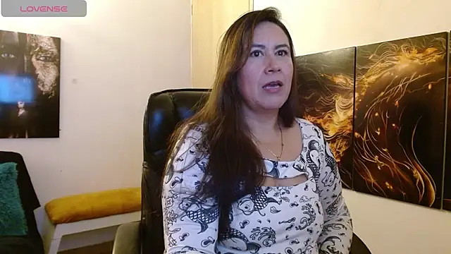 amalia brunette online show from December 19, 2025, 10:39 pm