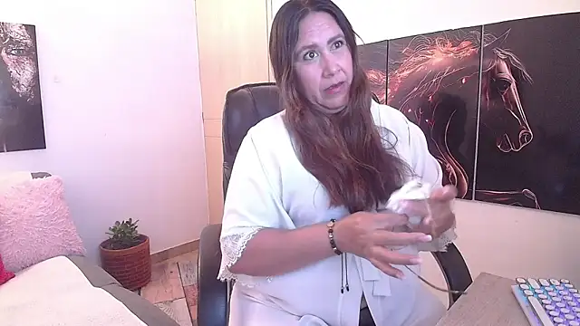 Snapshot of amalia_brunette chatting on July 23, 2026, 8:18 pm amalia brunette online show from July 23, 2026, 8:18 pm