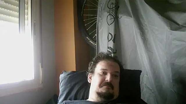 porkorossy online show from October 18, 2025, 7:42 am