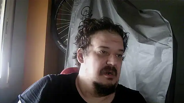 porkorossy online show from October 19, 2025, 7:53 am