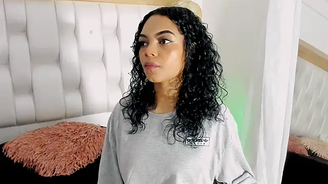 BeckyRusso online show from January 19, 2025, 12:06 pm