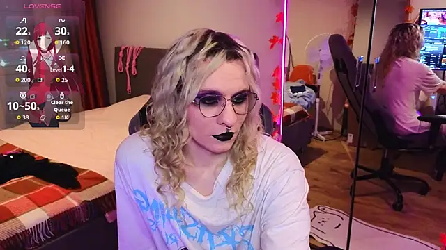 Lori Myaf online show from November 6, 2025, 2:07 pm