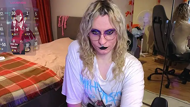 Lori Myaf online show from November 12, 2025, 1:44 pm