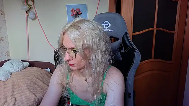 Snapshot of Lori_Myaf chatting on July 28, 2026, 2:24 pm Lori Myaf online show from July 28, 2026, 2:24 pm