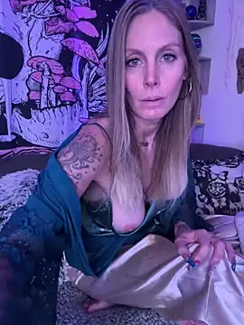 ItsDanniG online show from January 30, 2025, 8:53 pm