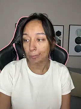 DianaHopson online show from February 19, 2025, 10:23 am