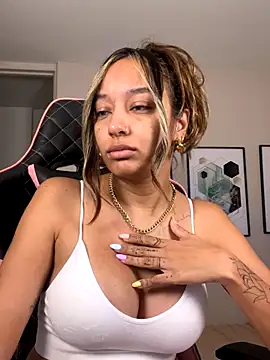 DianaHopson online show from September 19, 2025, 10:38 am